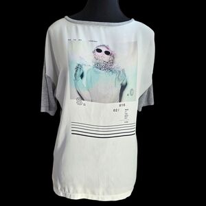 Graphic Print Short Sleeve Tee - White and Gray Size Med No Size Tag